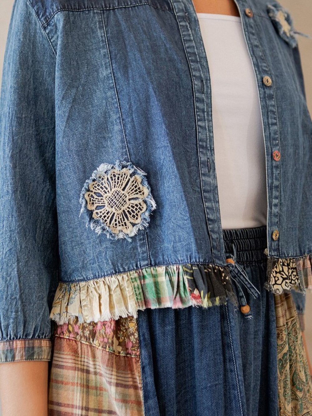 Western Boho Chic: Patchwork Cropped Denim Jacket - Picture 3 of 4